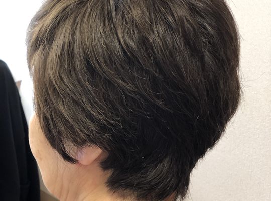カットカラー後の女性