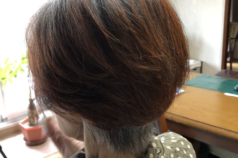 カット後の女性