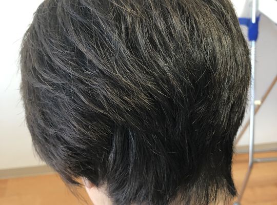カットカラー後の女性