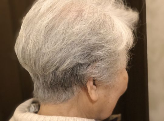 カット後の女性