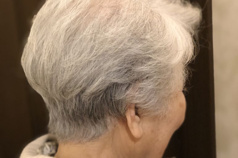 カット後の女性